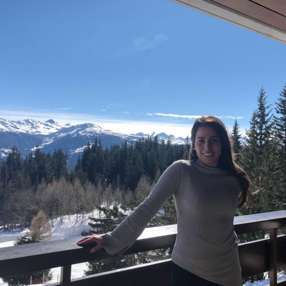 Meet your Posher, Monica